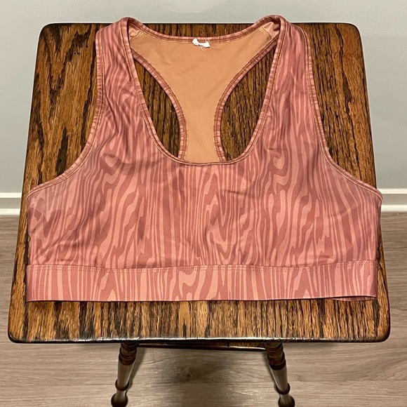 Fabletics Sage Printed Medium Impact Sports Bra EUC Size Large - Picture 4 of 6